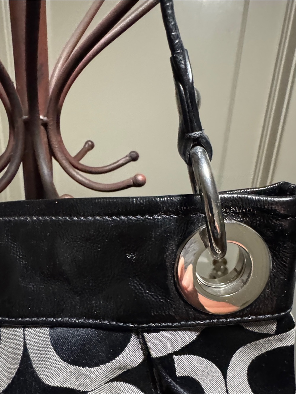 Coach Black and White Signature Circle Shoulder Bag - Picture 5 of 9